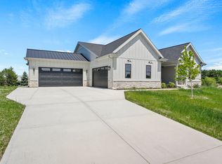 6854 Karolina Way, Sun Prairie, WI 53590