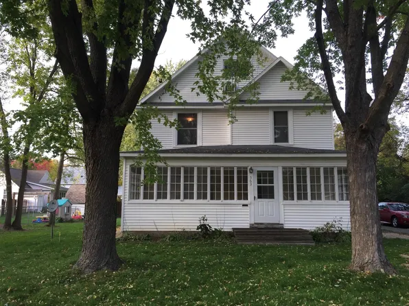 563 W 4th St APT 3, New Richmond, WI 54017