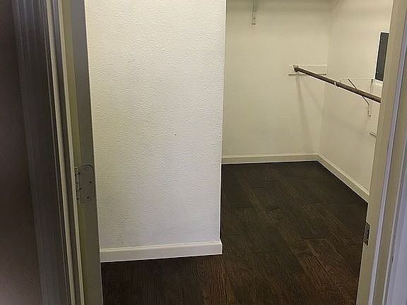 5th image of 950 Henderson St APT 1216