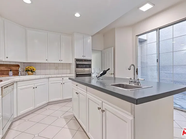 11603 Mississippi Ave — Photo 14