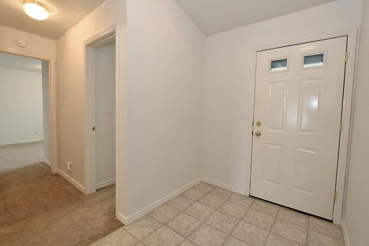 3 bed, 1268 sqft, $1,850 — Photo 2