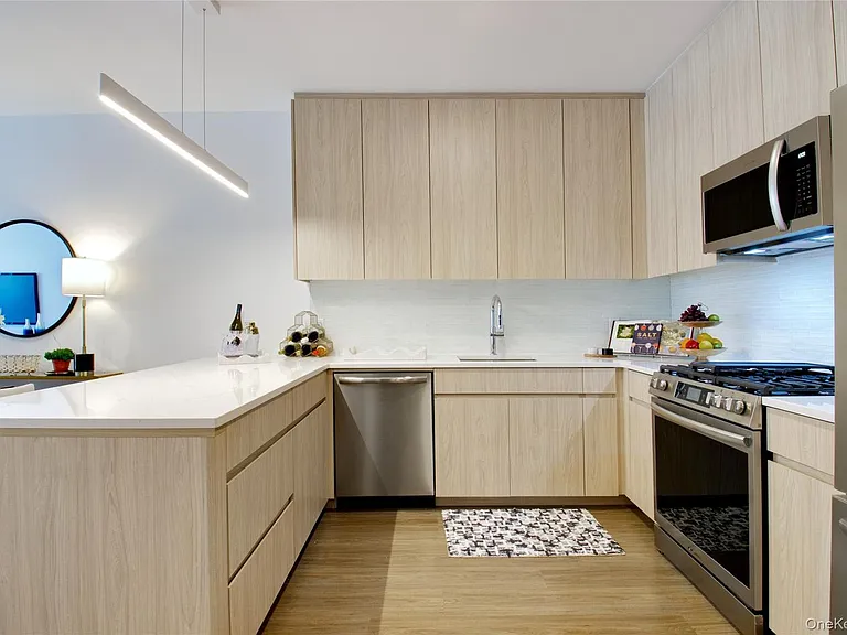 333 Warner Ave #105 — Photo 2