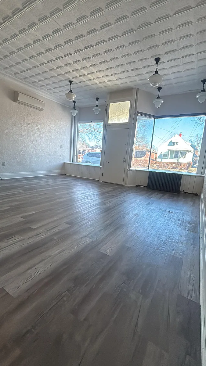 Building Photo - 2423 Falls St #1