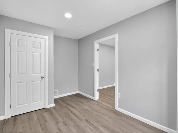 71 East 22nd Street image 6 of 25