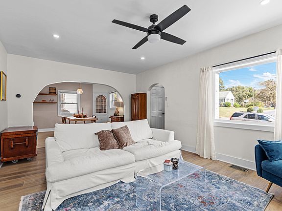 5th image of 2707 N Roxboro St