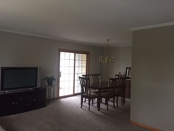 5th image of 10047 Cambridge Dr #F