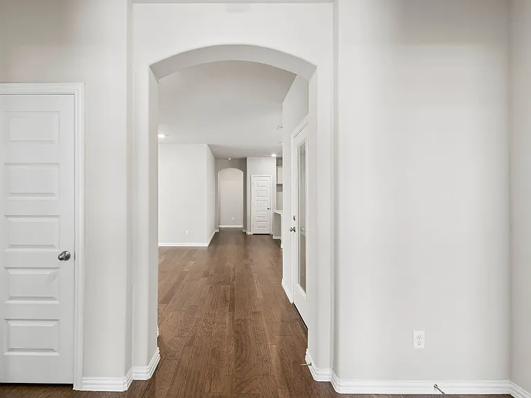 1104 Milfoil Dr — Photo 4