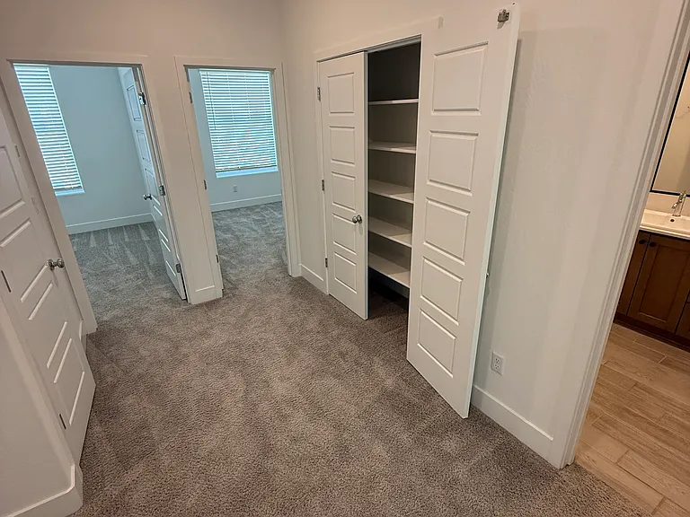 2762 E Tamarind Dr — Photo 16