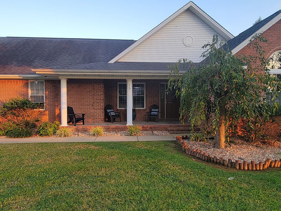 1st image of 15 Twin Lakes Dr