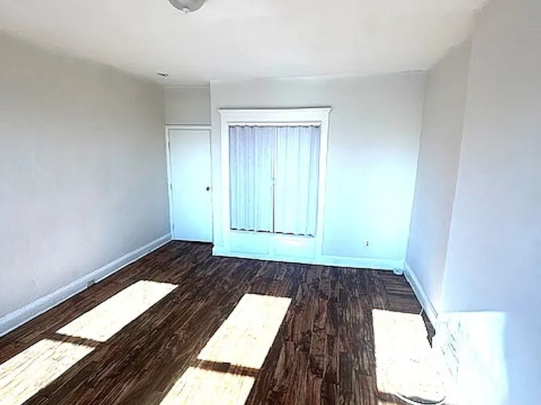 2518 W Fairmount Ave — Photo 21