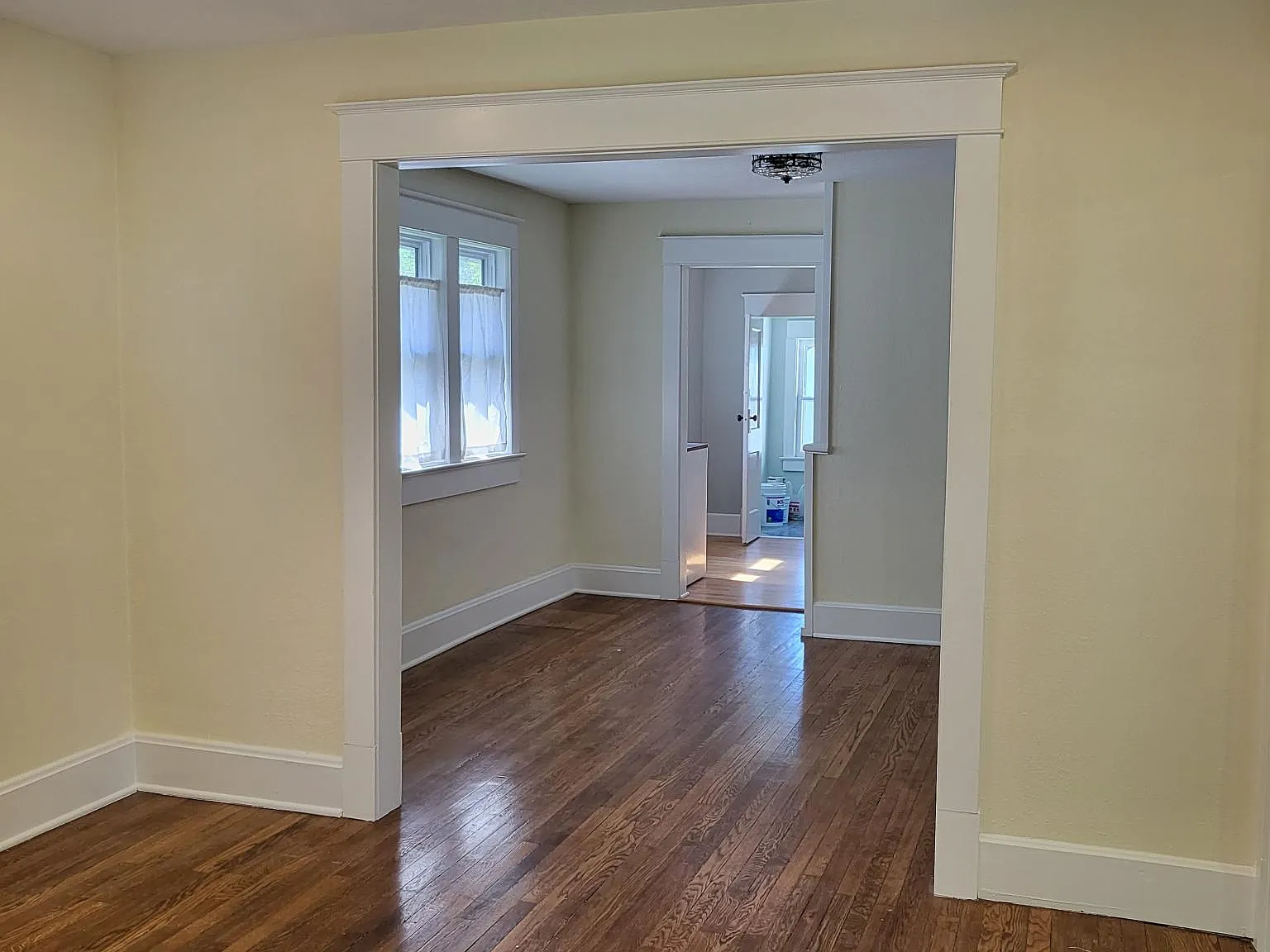 211 W 73rd Terrace — Photo 3