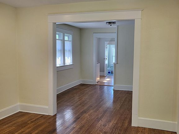 3rd image of 211 W 73rd Ter