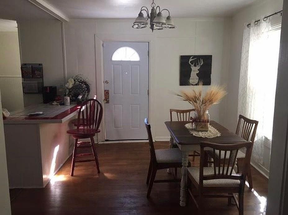 2nd image of 1901 25th St #B