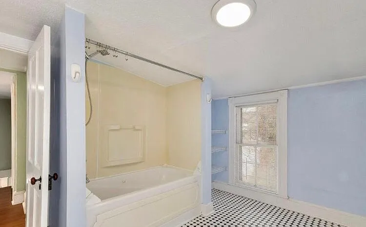 305 Lennox Ave — Photo 12