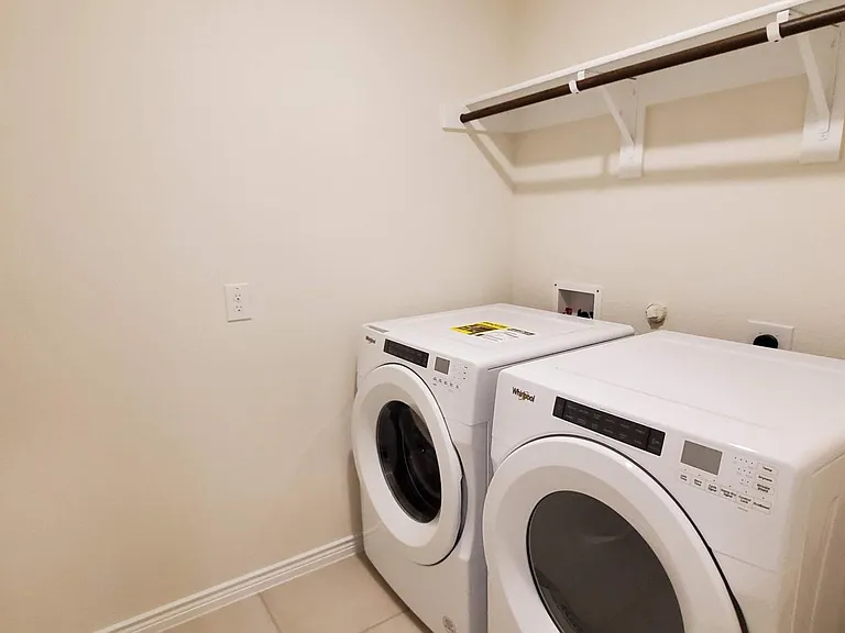 2107 Camellia St — Photo 15
