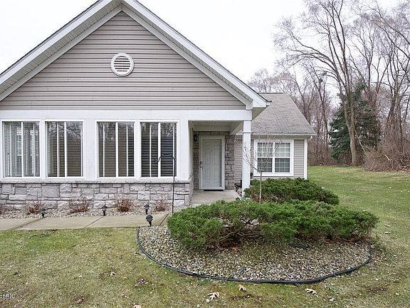 3rd image of 156 Ashton Lake Dr