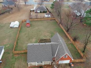 911 E Lowell Ave, Cave Springs, AR 72718