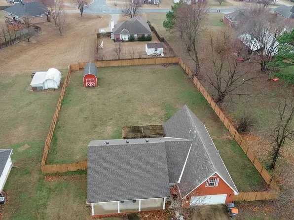 911 E Lowell Ave, Cave Springs, AR 72718