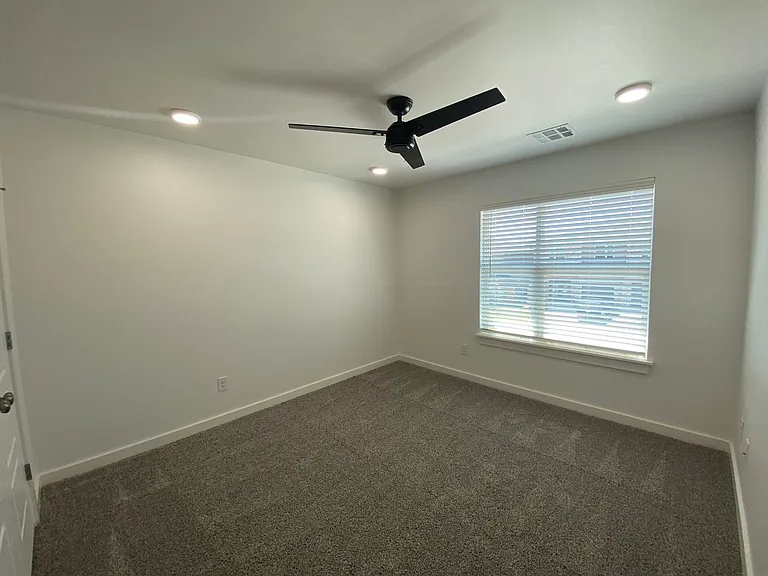 13512 Vinita Dr — Photo 21