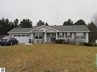 1811 Kymbra Ln, Traverse City, MI 49684