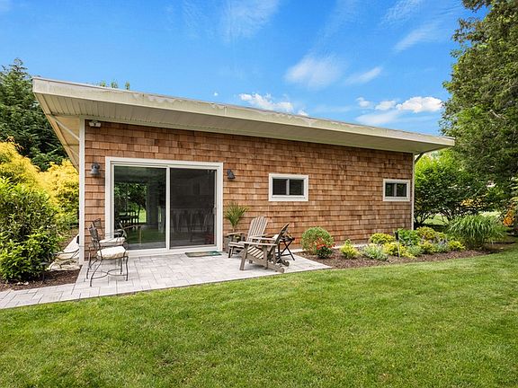 3rd image of 25 Cedar Dr