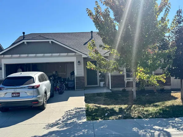 10619 W Daylily Ave, Star, ID 83669
