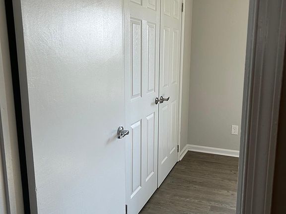 4th image of 105 Plaza Oaks Rd #10