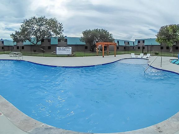 Sun Valley has the cleanest pool in Portland