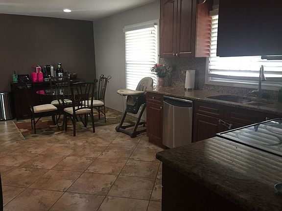 5th image of 28834 Lake Park Dr