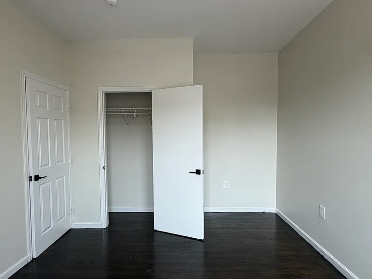 168 N Grove St #205 — Photo 5