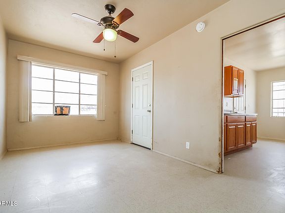 5th image of 1112 N LA SIESTA Drive