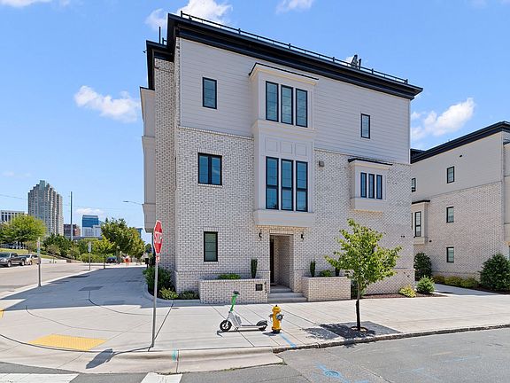 3rd image of 413 W Lenoir St