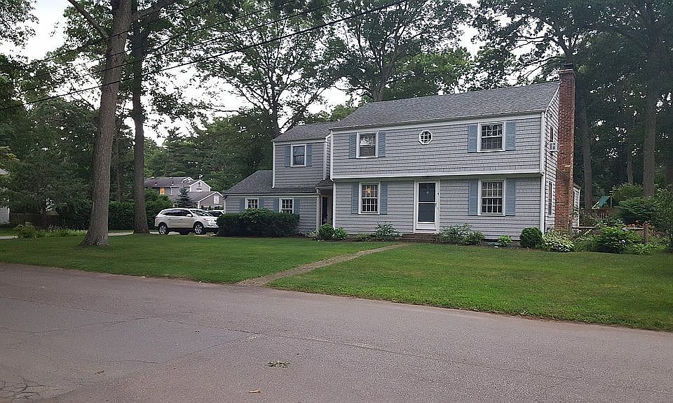 1st image of 9 Briarwood Dr