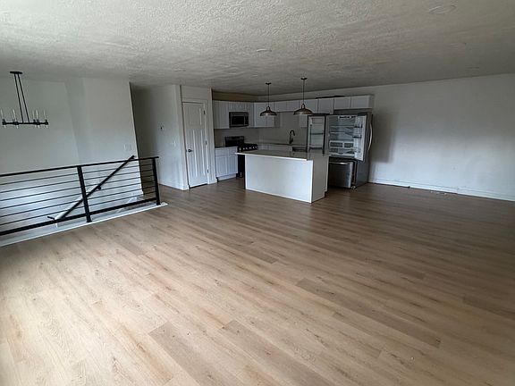 5th image of 2016 W Hewwood Cir #1