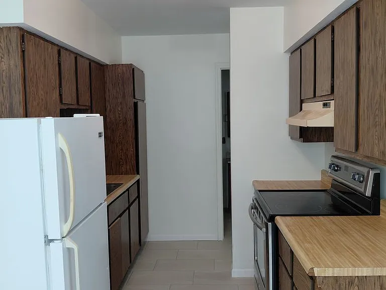 102 & 103 N Cedar St — Photo 2