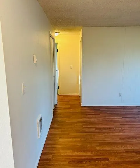 2315 E 13th St #8 — Photo 5