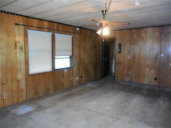4th image of 2904 Forest Park Dr