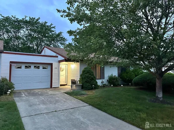 131C Balsam Plz, Monroe Township, NJ 08831