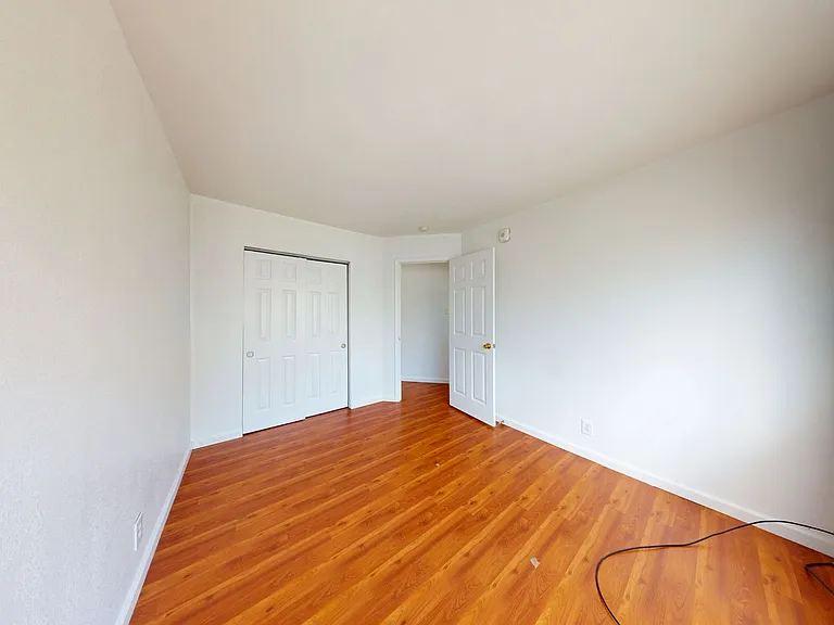 2515 10th ave — Photo 156