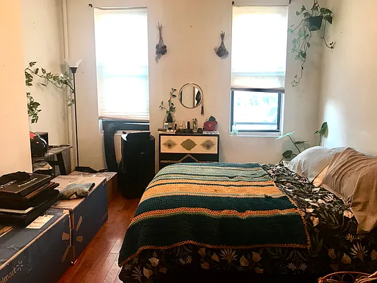 Rented by MySpaceNYC | media 9