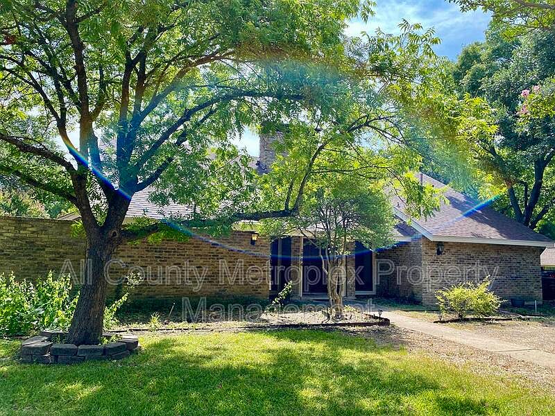 1st image of 1004 Orlando Cir