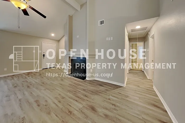 8018 Blackfin Dr — Photo 6