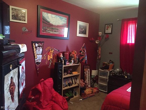 5th image of 1028-1030 Ward Ave N