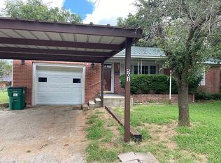 501 W London St, Bowie, TX 76230