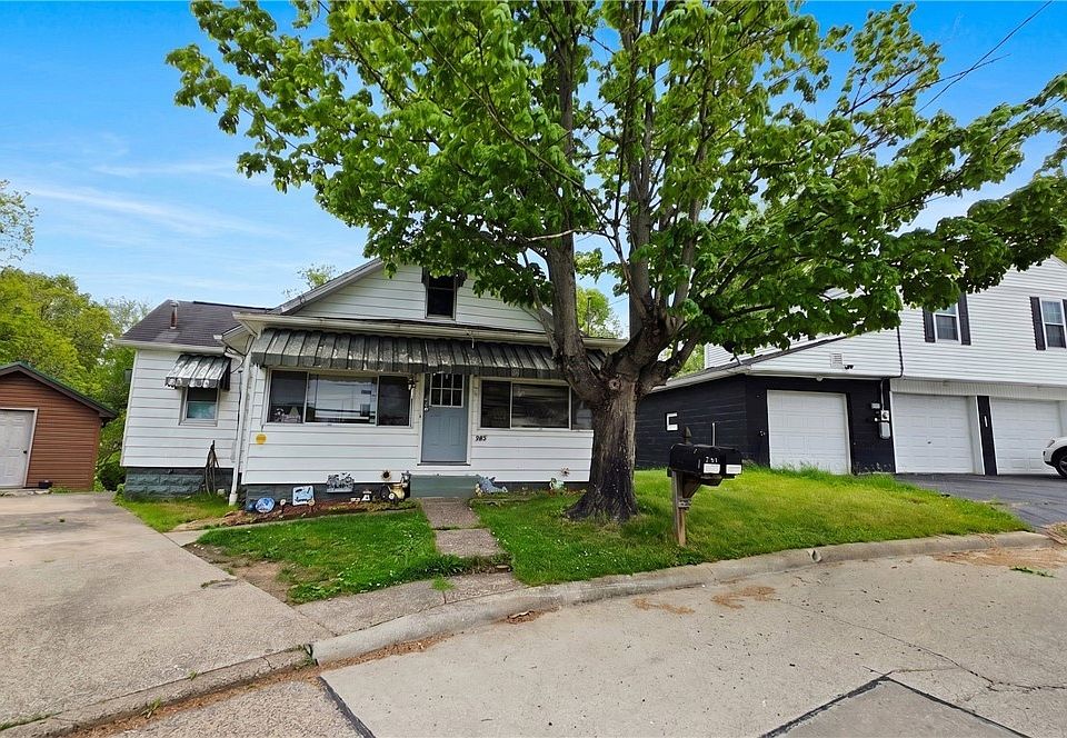 1st image of 901 & 903 Lenore St