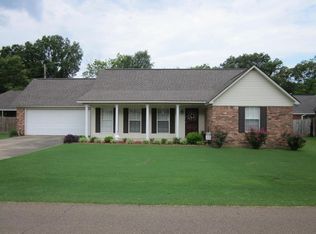 233 Bates St, Batesville, MS 38606