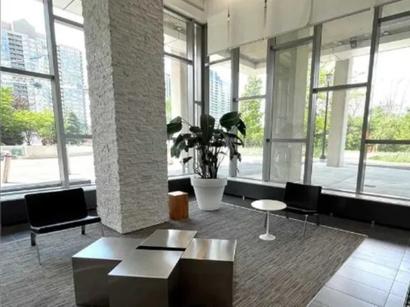 360 Square One Dr, Mississauga, ON