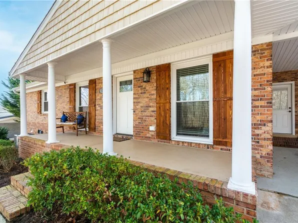 2205 Westover Dr, Reidsville, NC 27320