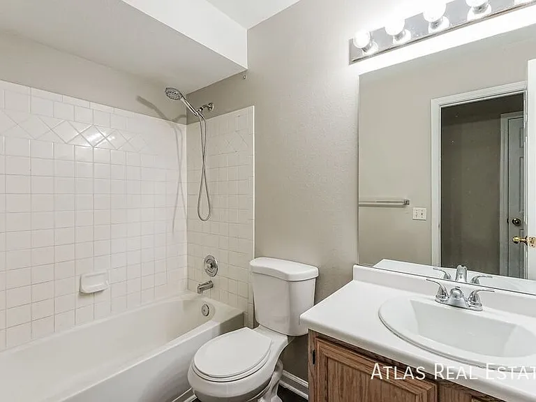 1135 Marsh Hawk Dr — Photo 14