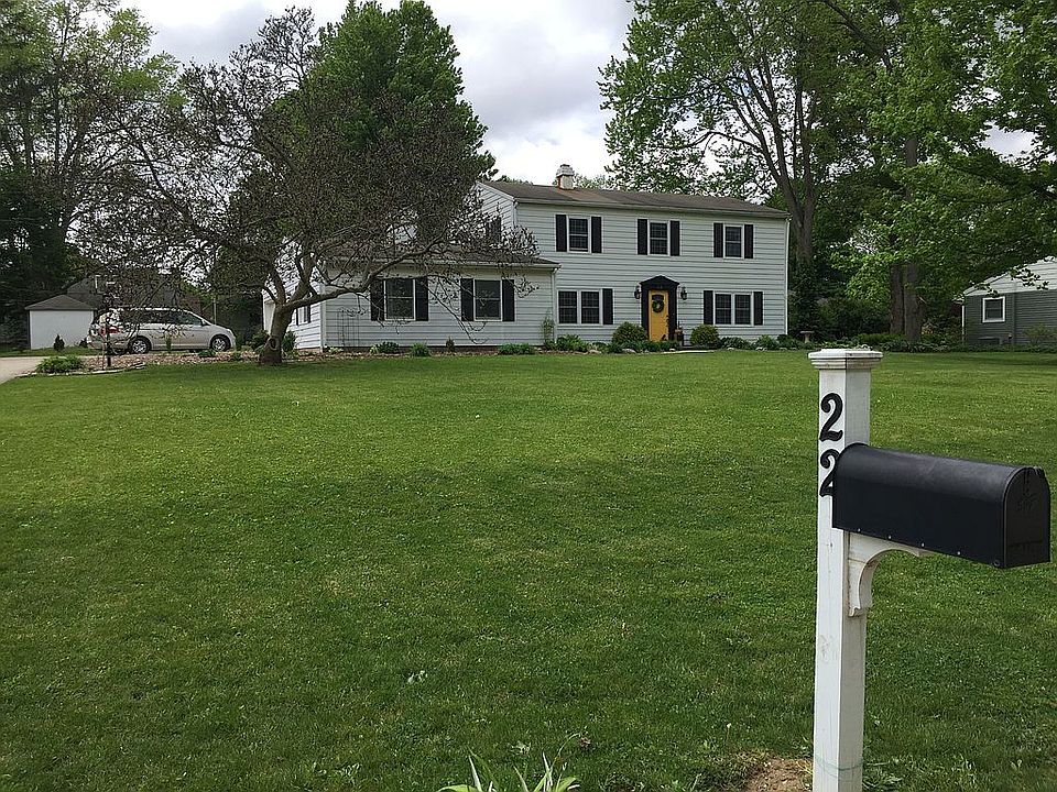 1st image of 22 Grove Park Dr
